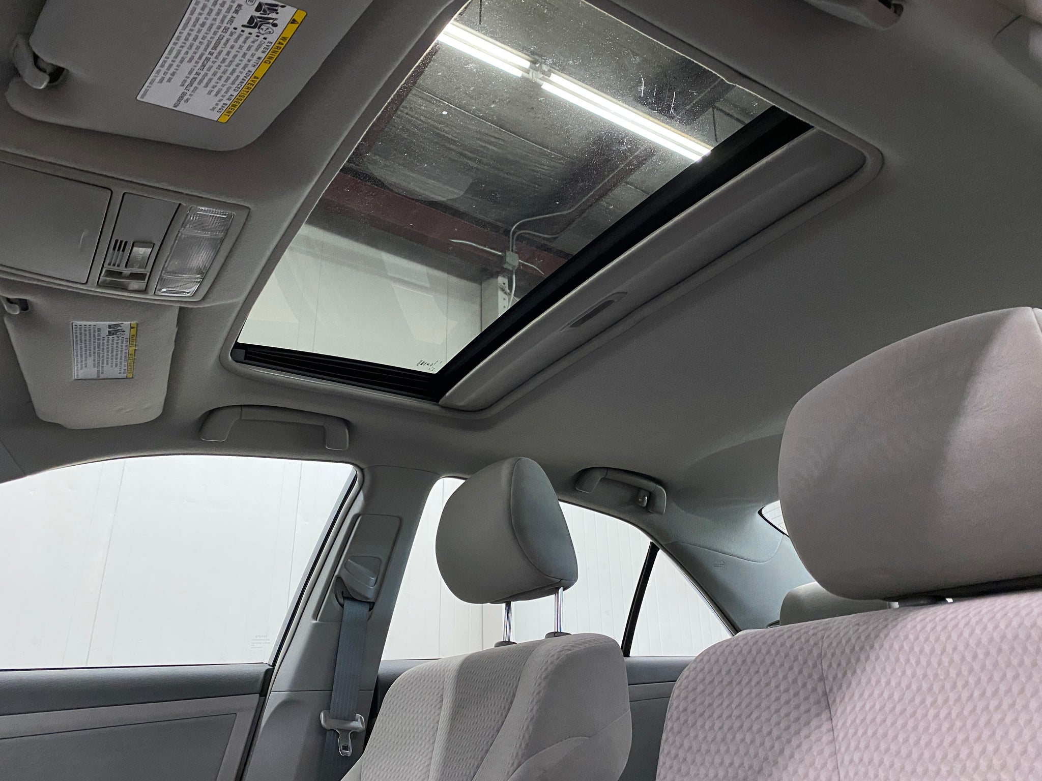 2010 Toyota Camry LE - Photo 12