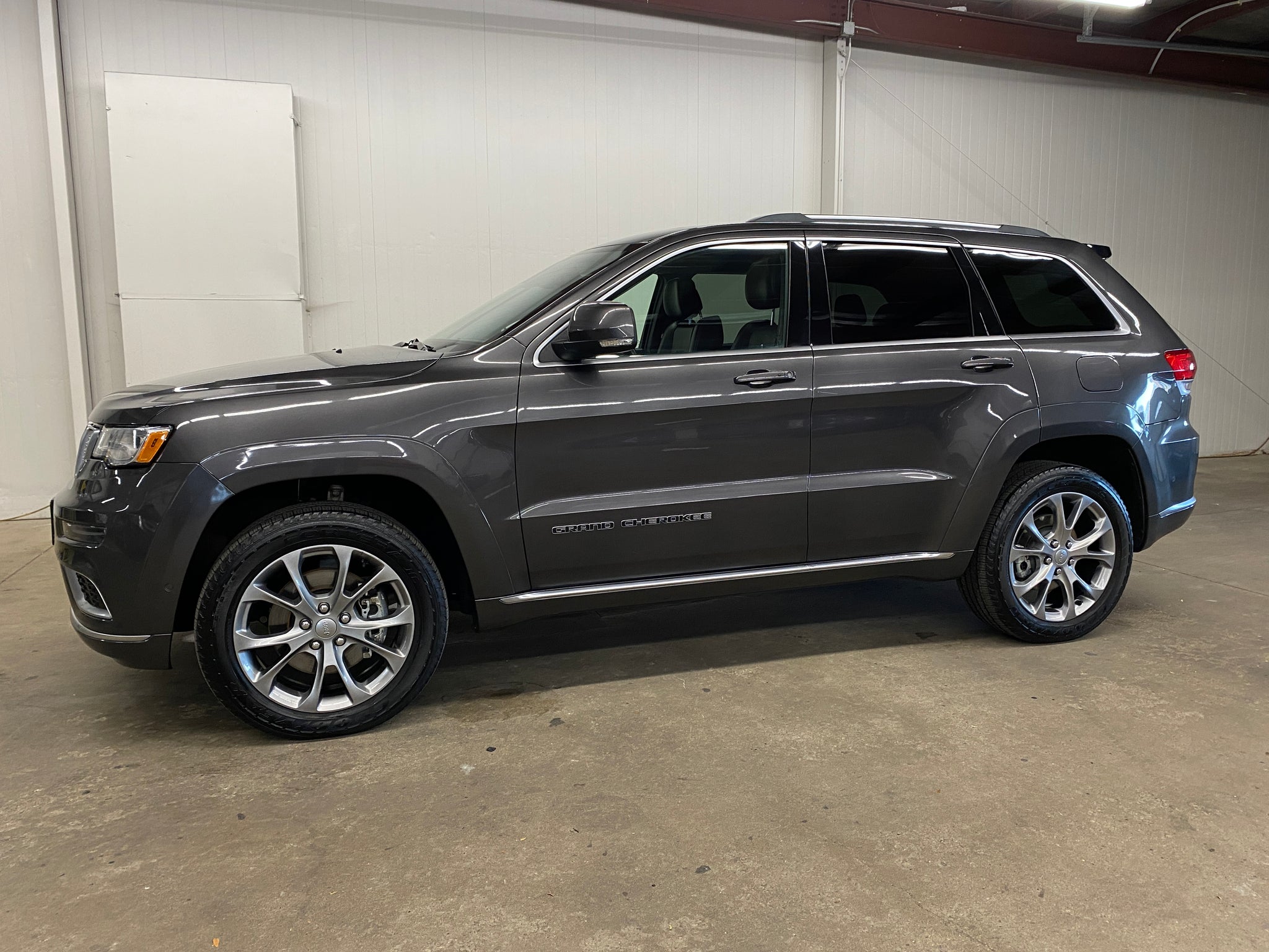 2021 Jeep Grand Cherokee Summit's photo