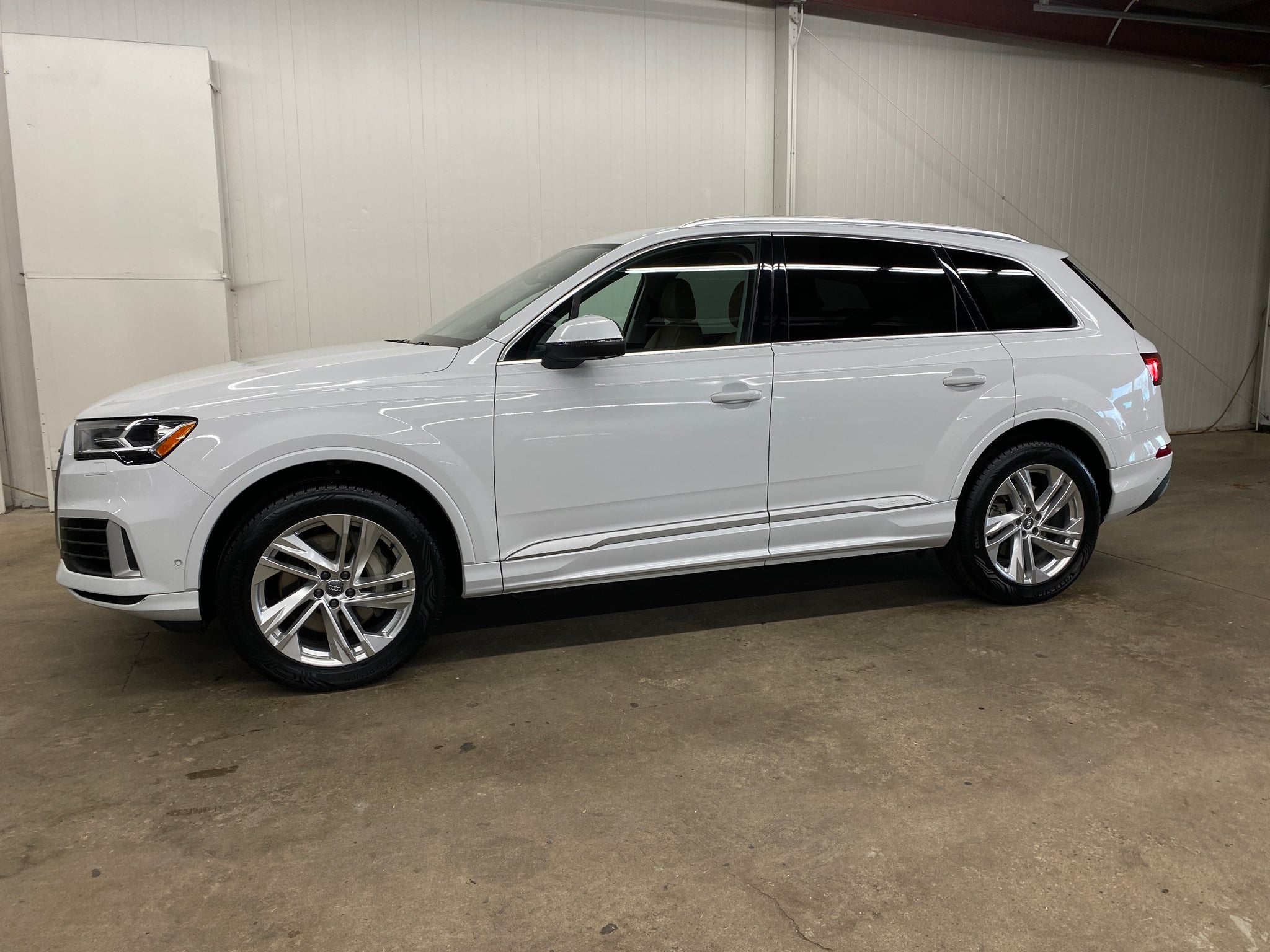 2020 Audi Q7 Premium Plus's photo
