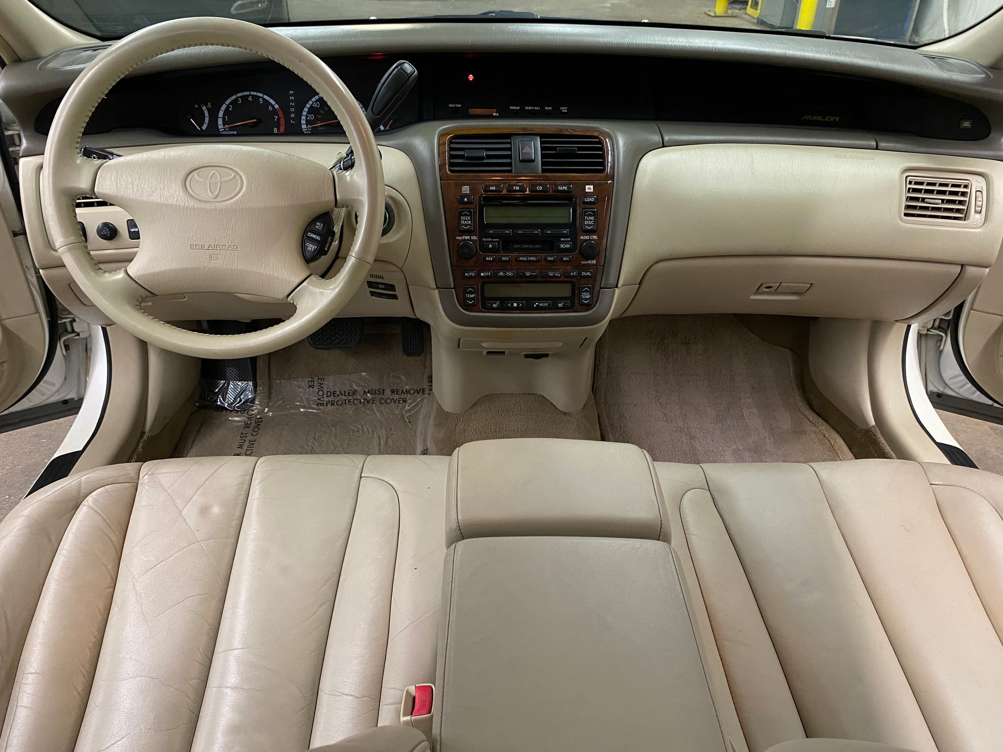 2001 Toyota Avalon XLS - Photo 21