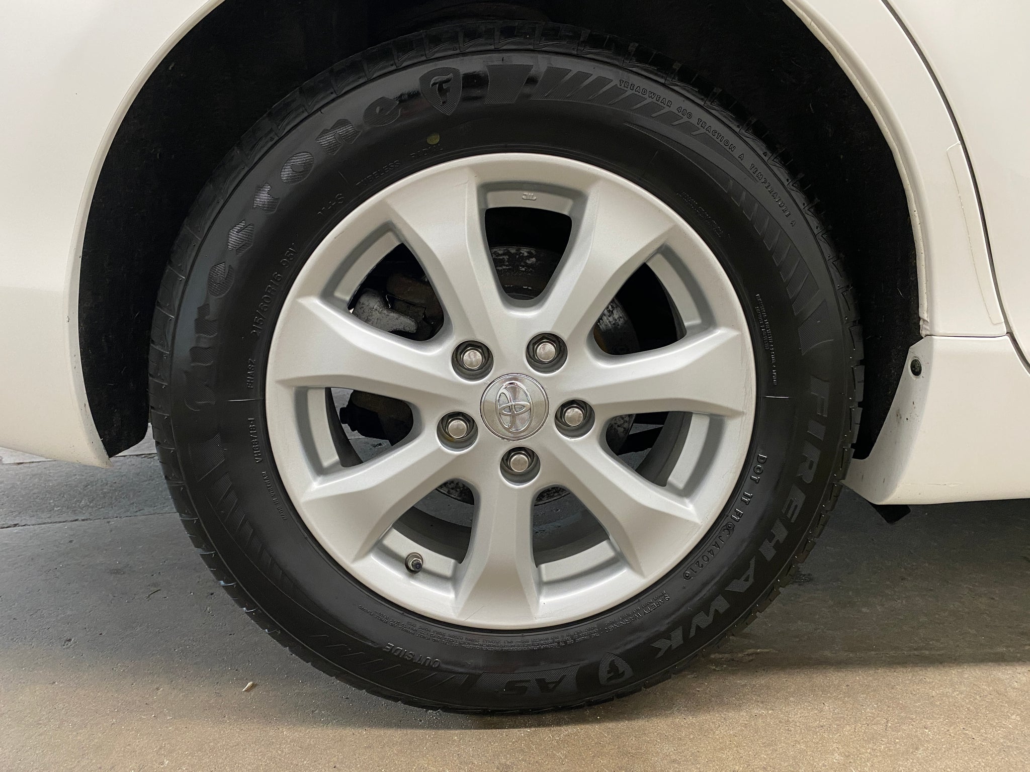 2011 Toyota Camry LE - Photo 30