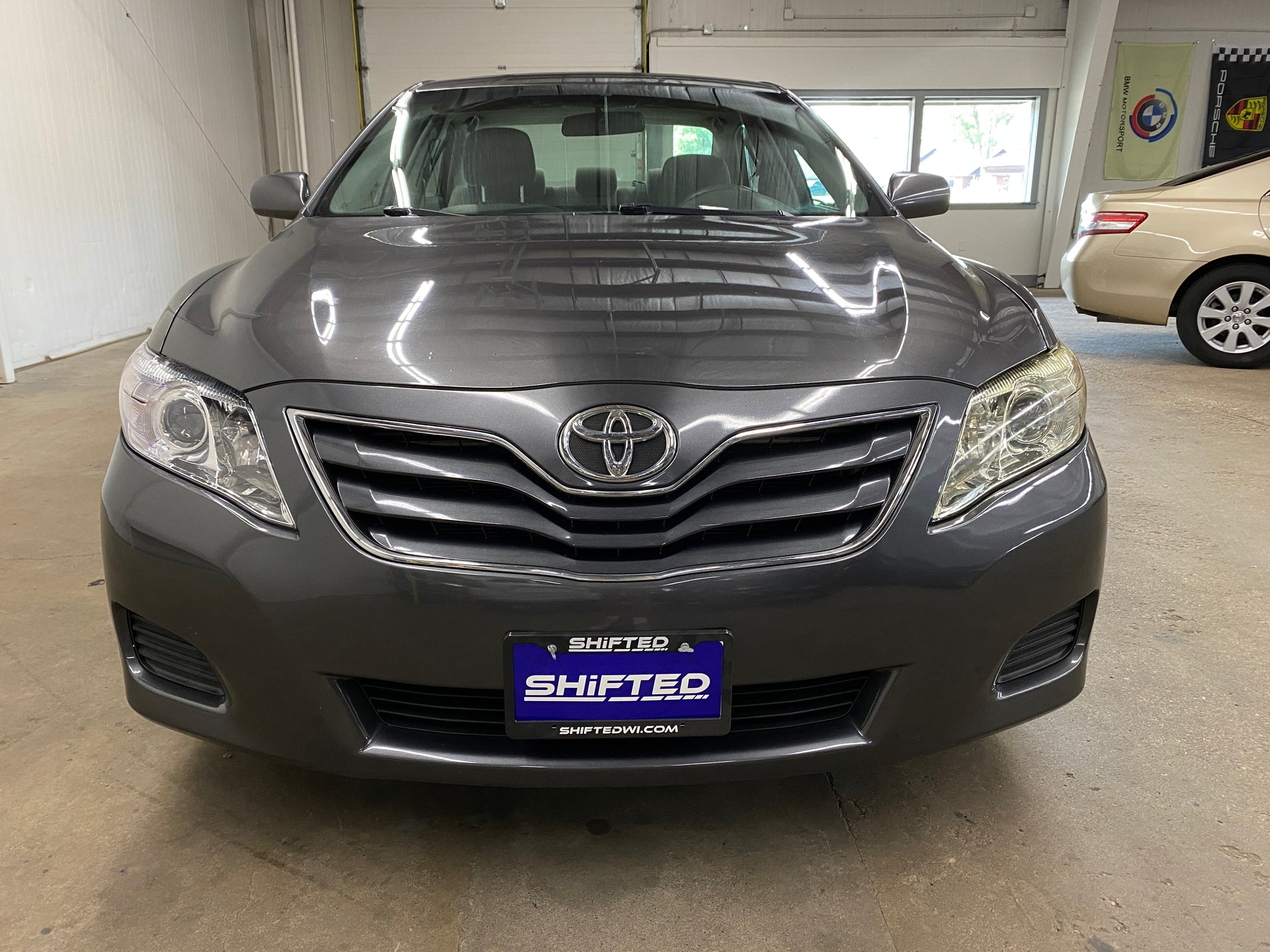 2010 Toyota Camry LE - Photo 7