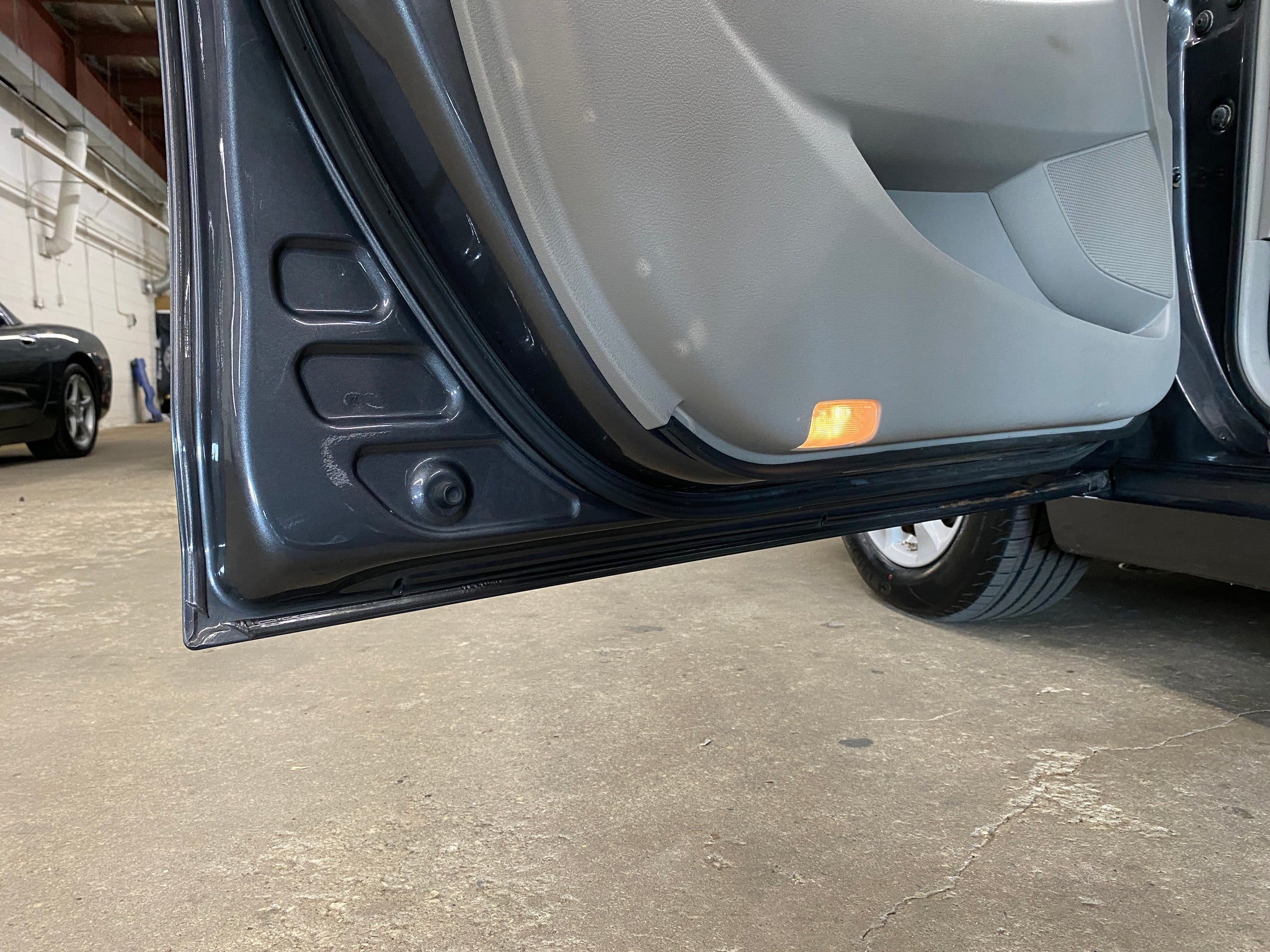 2010 Toyota Camry LE - Photo 32
