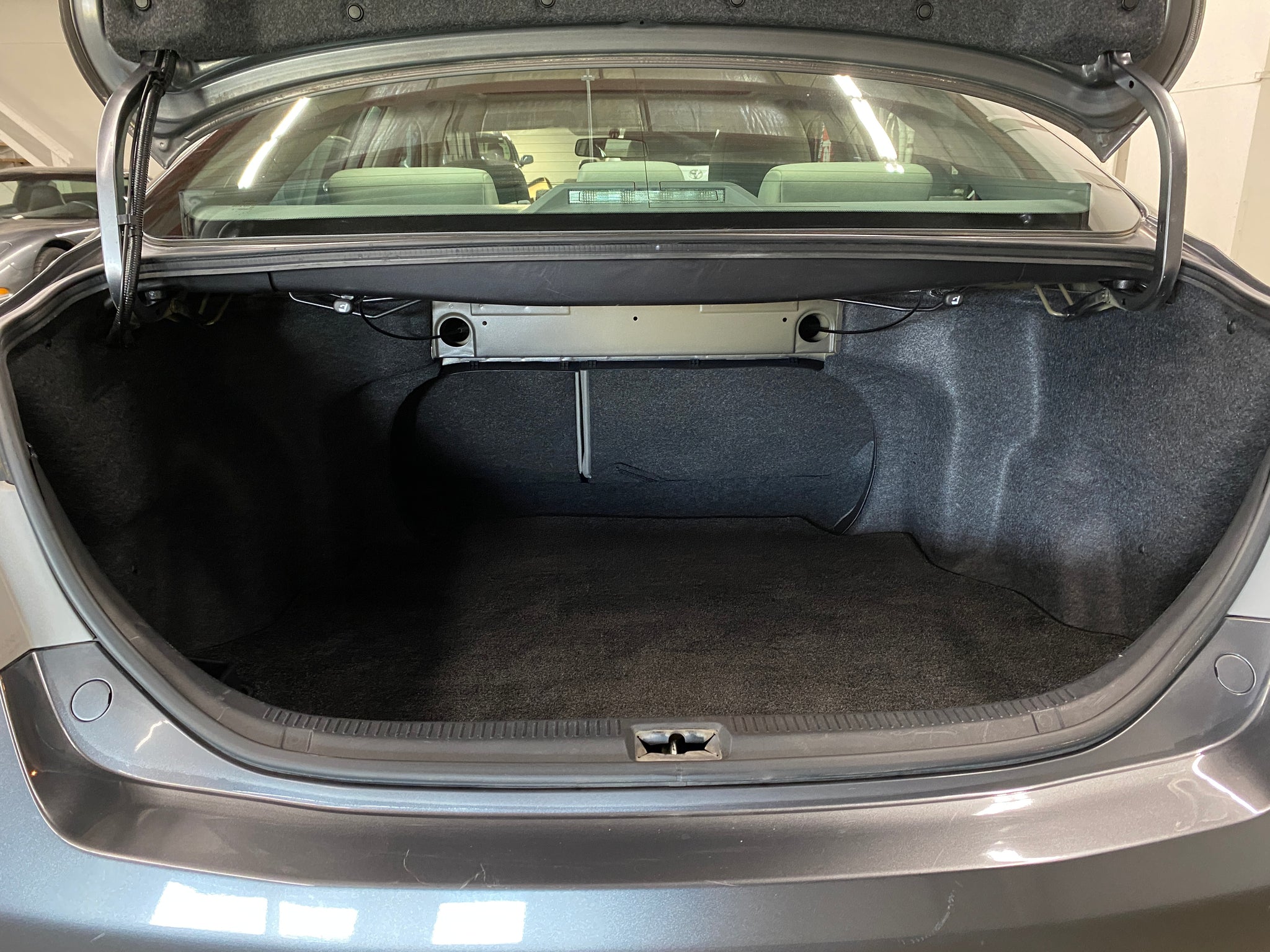 2010 Toyota Camry LE - Photo 14