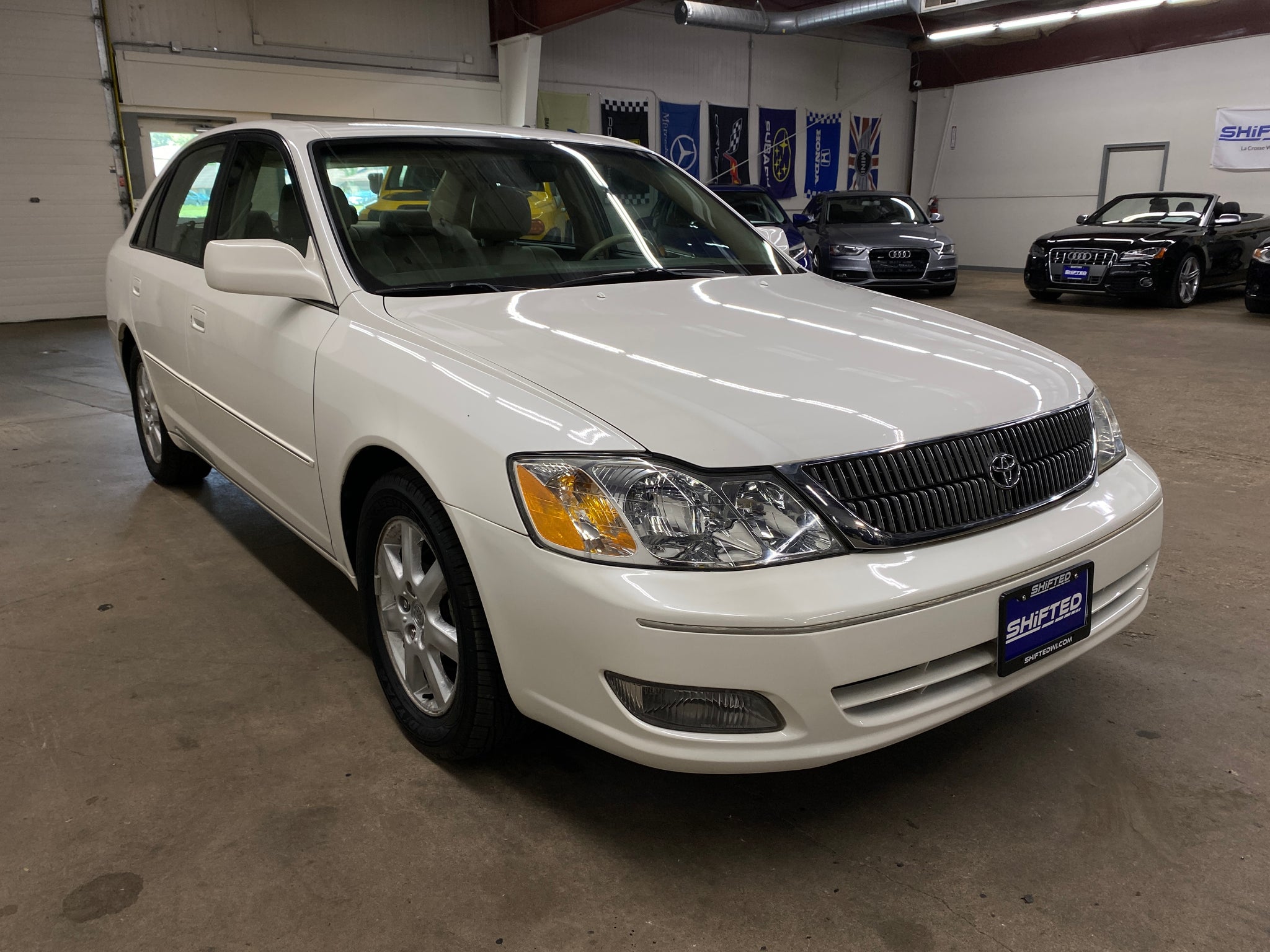 2001 Toyota Avalon XLS - Photo 6