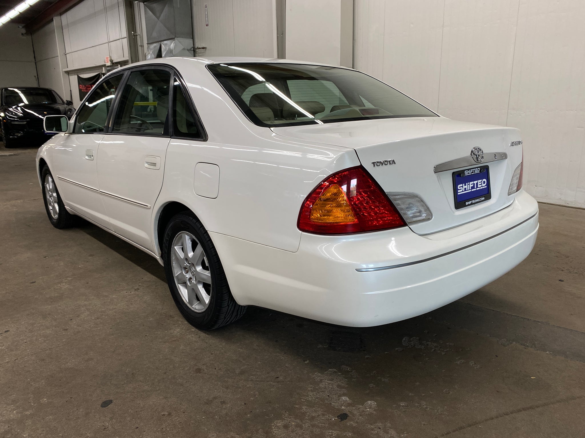 2001 Toyota Avalon XLS - Photo 3