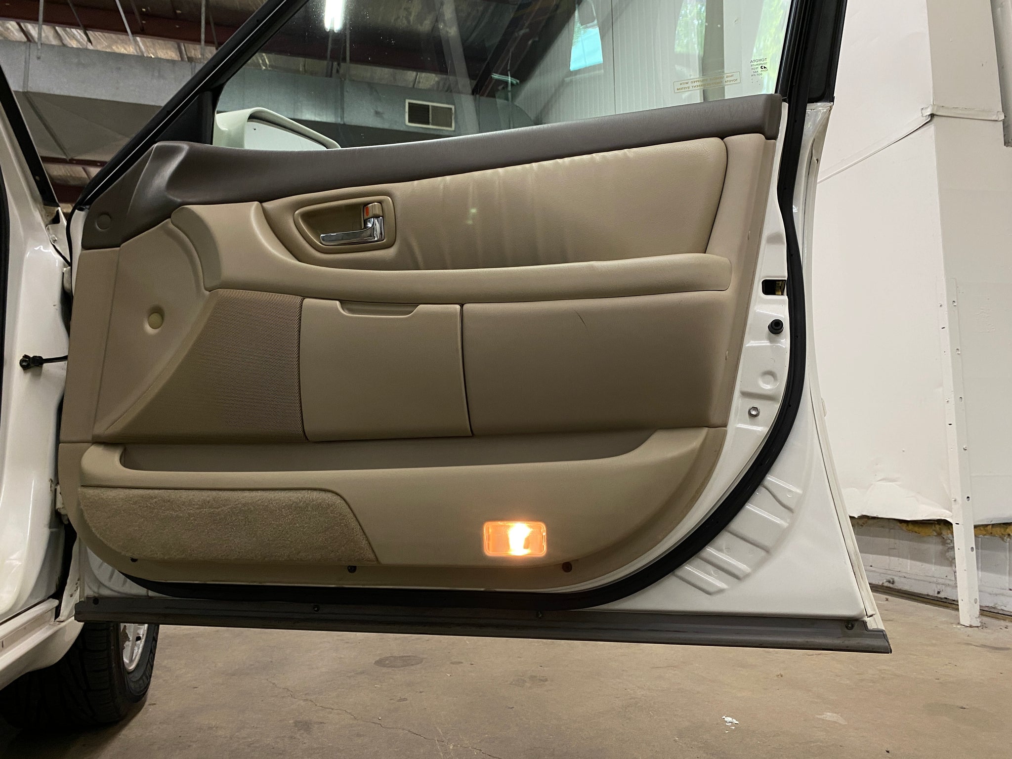 2001 Toyota Avalon XLS - Photo 56
