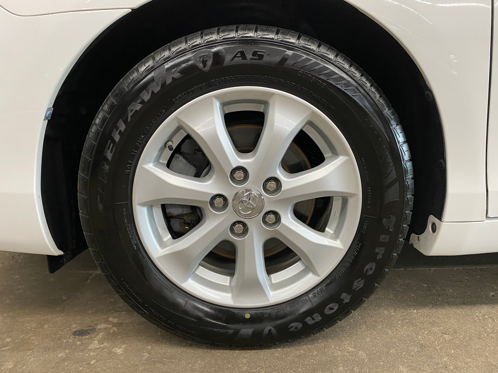 2011 Toyota Camry LE - Photo 26