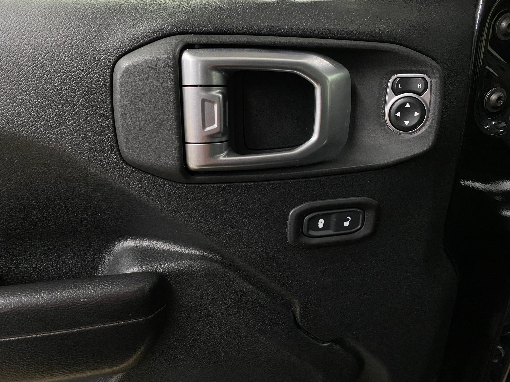 2020 Jeep Wrangler Sport S - Photo 11