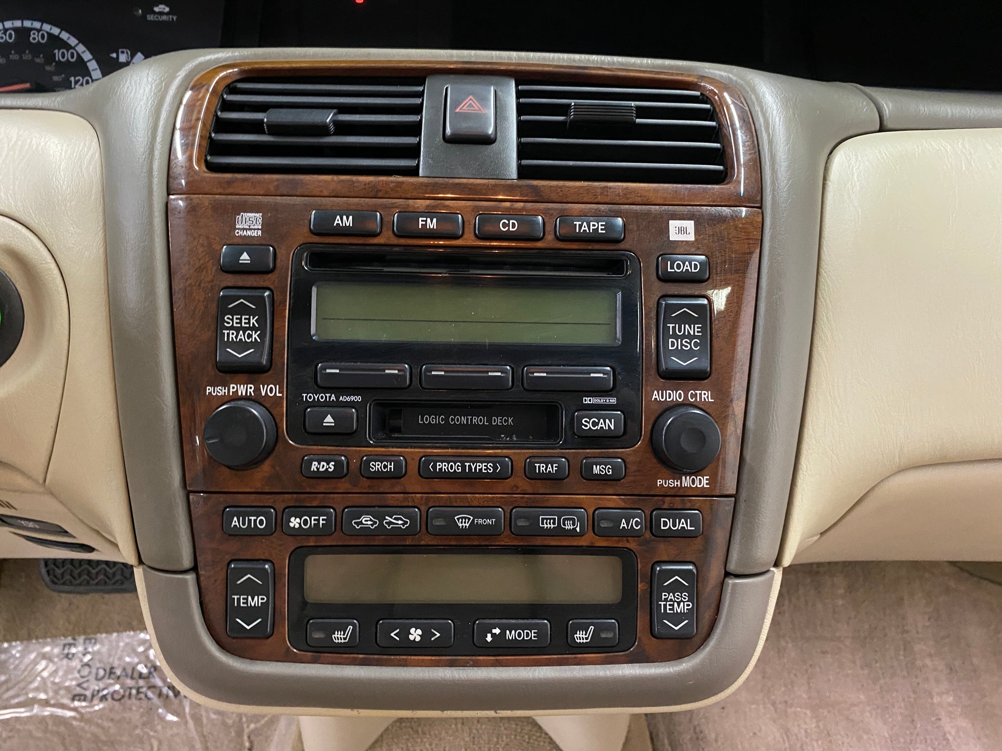 2001 Toyota Avalon XLS - Photo 26