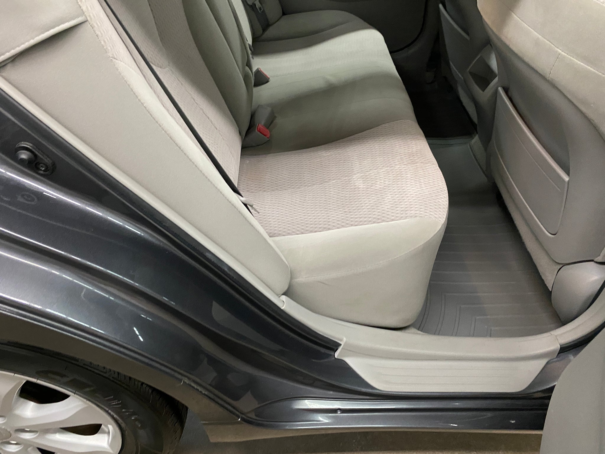 2010 Toyota Camry LE - Photo 41