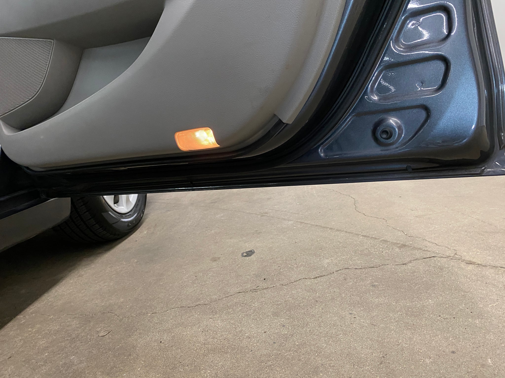 2010 Toyota Camry LE - Photo 44