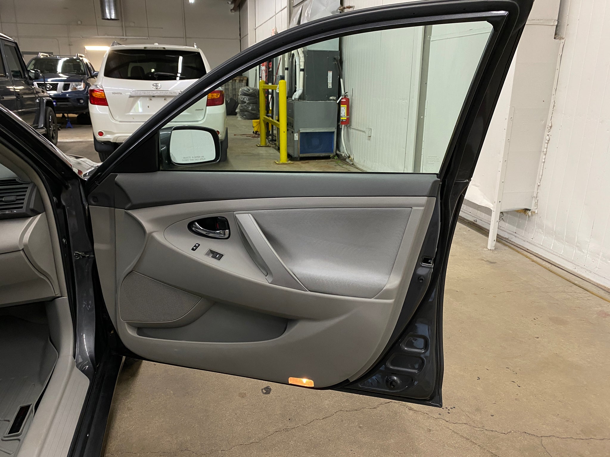 2010 Toyota Camry LE - Photo 46