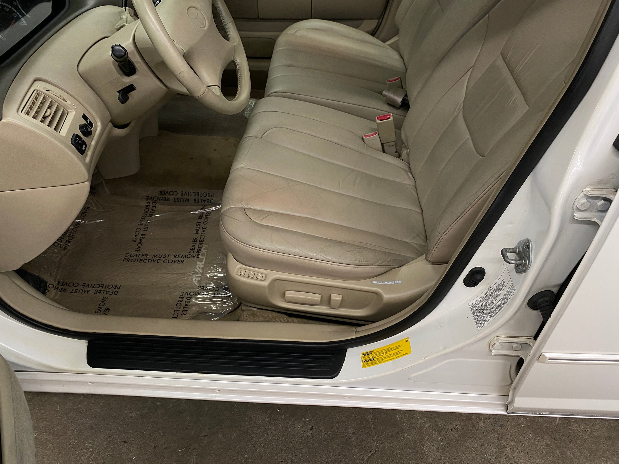 2001 Toyota Avalon XLS - Photo 46