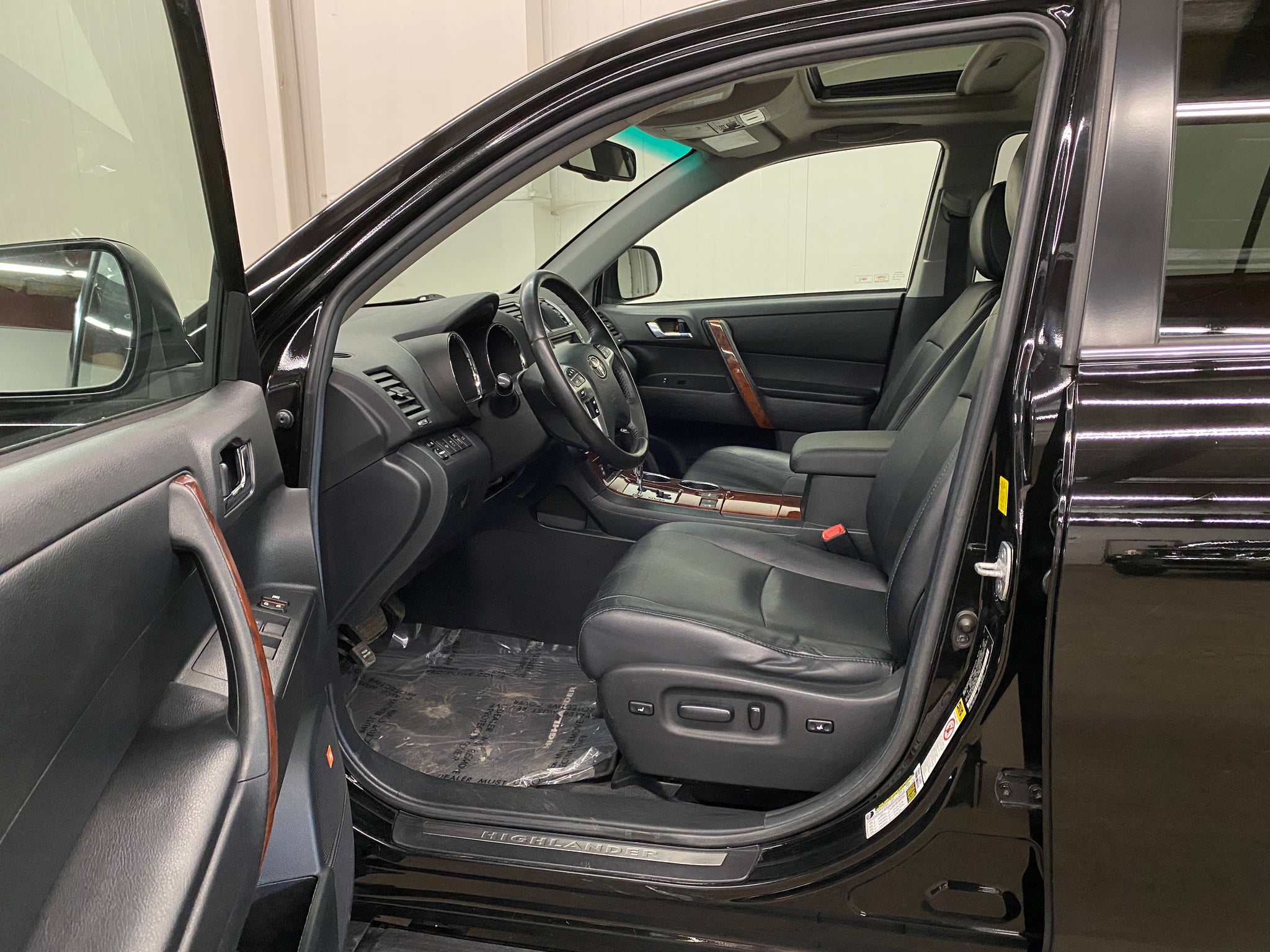 2011 Toyota Highlander Limited - Photo 10