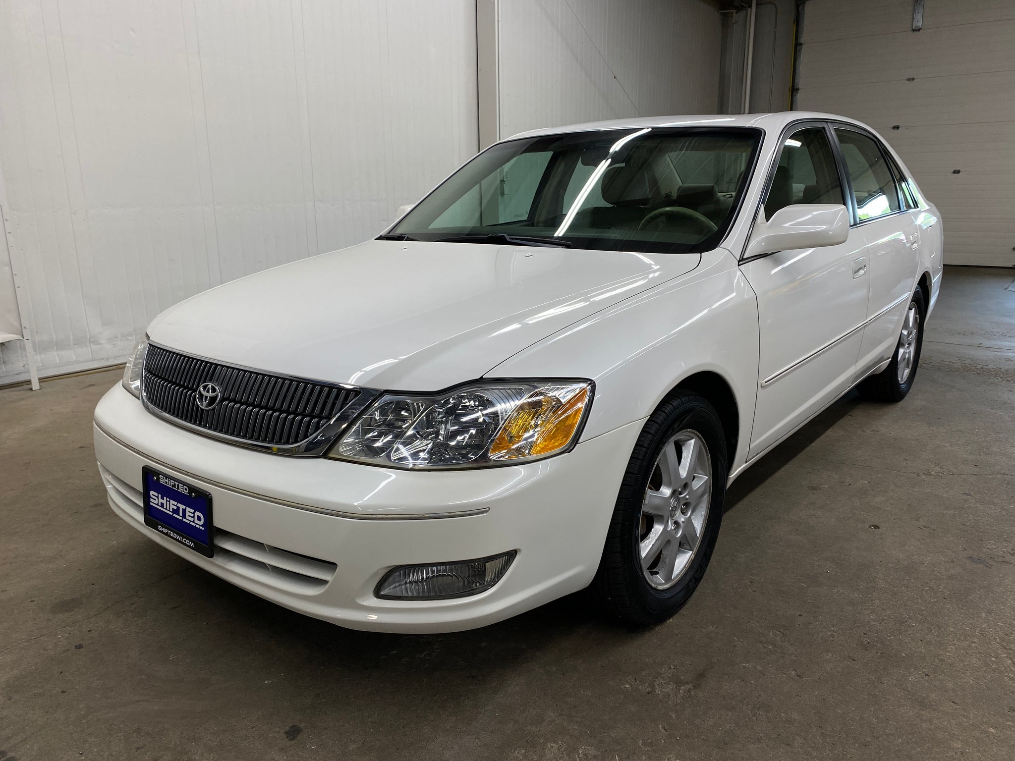 2001 Toyota Avalon XLS - Photo 8