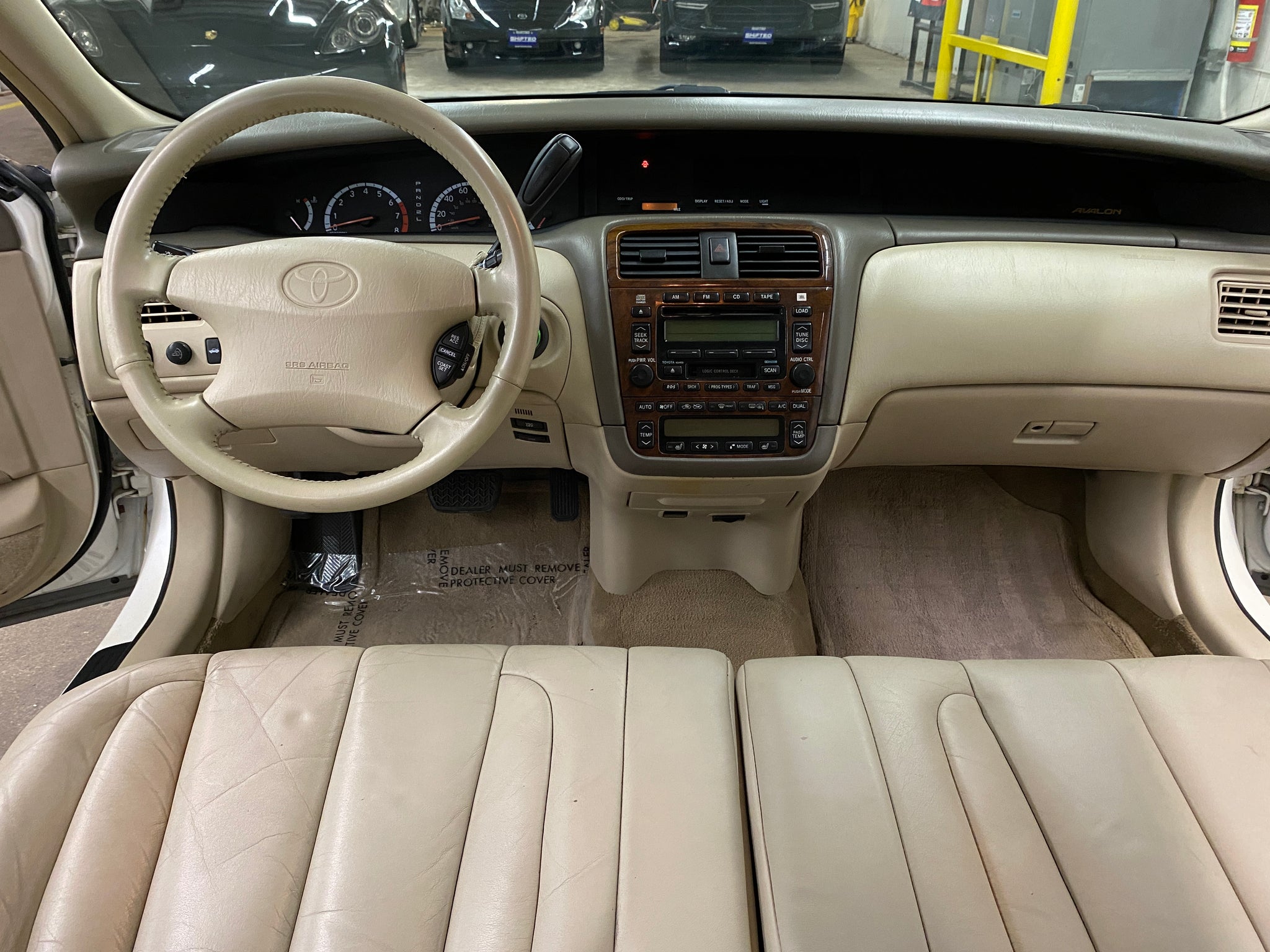 2001 Toyota Avalon XLS - Photo 20