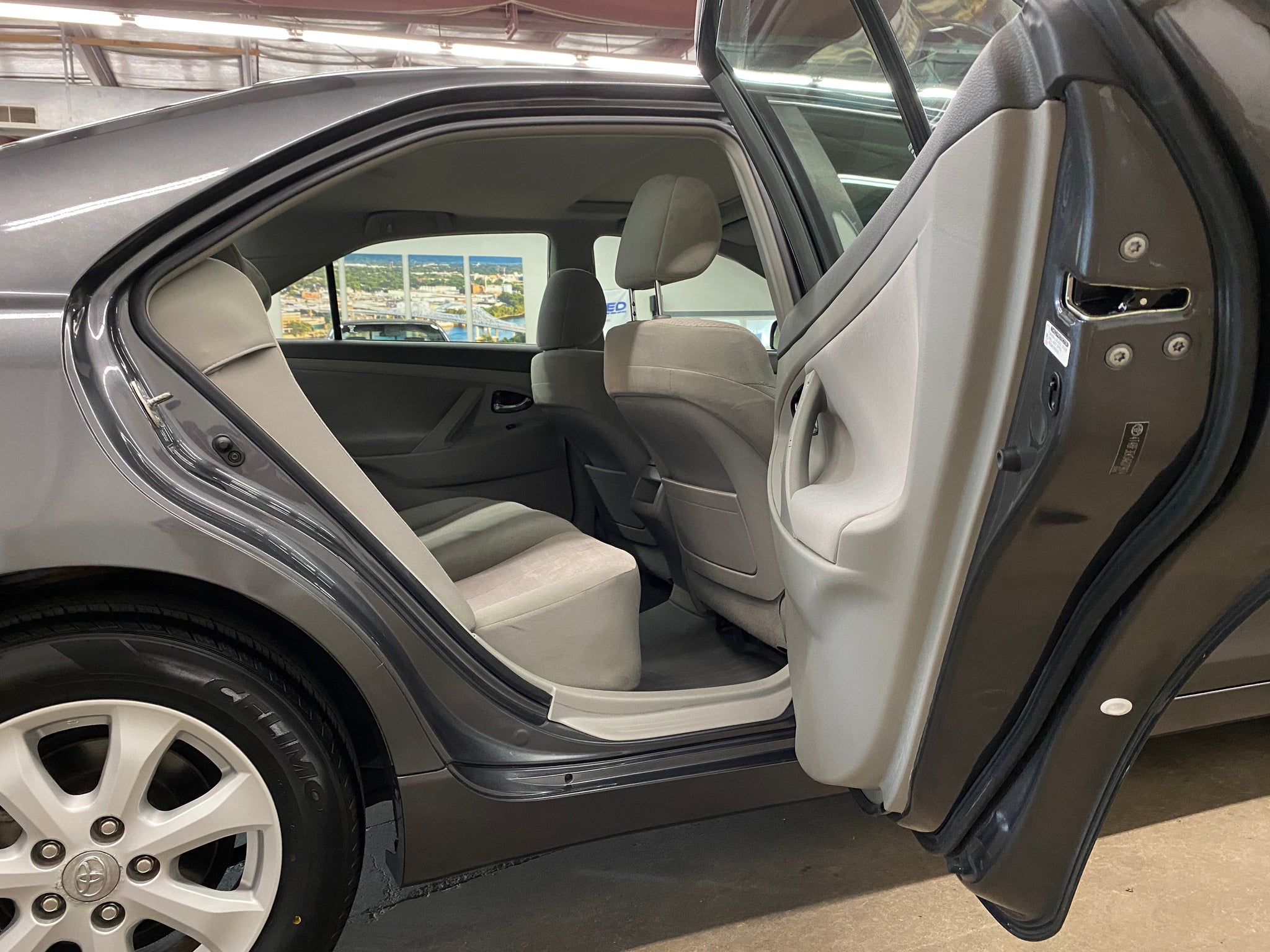 2010 Toyota Camry LE - Photo 39