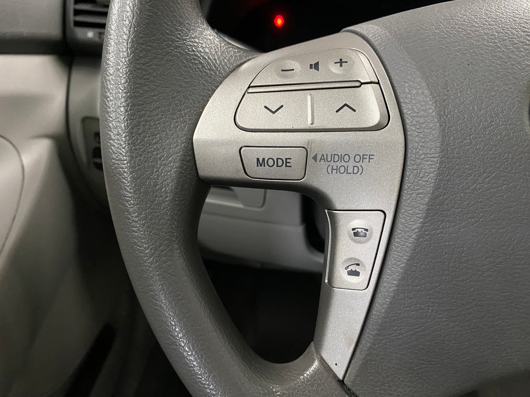 2010 Toyota Camry LE - Photo 18