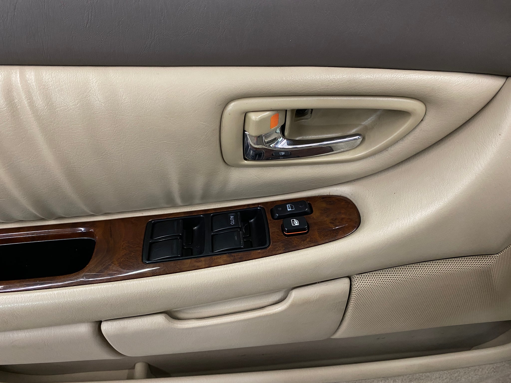 2001 Toyota Avalon XLS - Photo 12