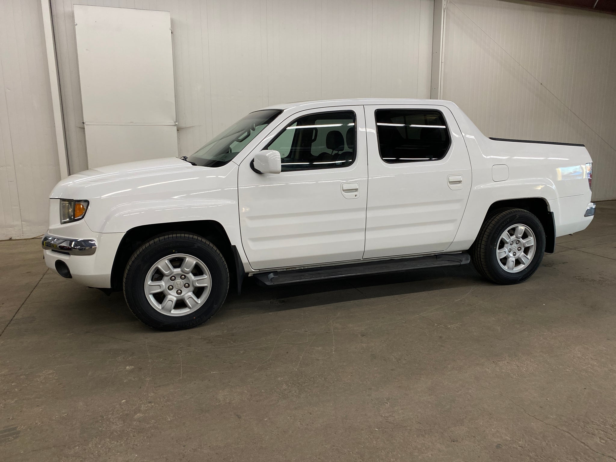 2006 Honda Ridgeline RTL w/Moonroof XM Radio Navigation's photo