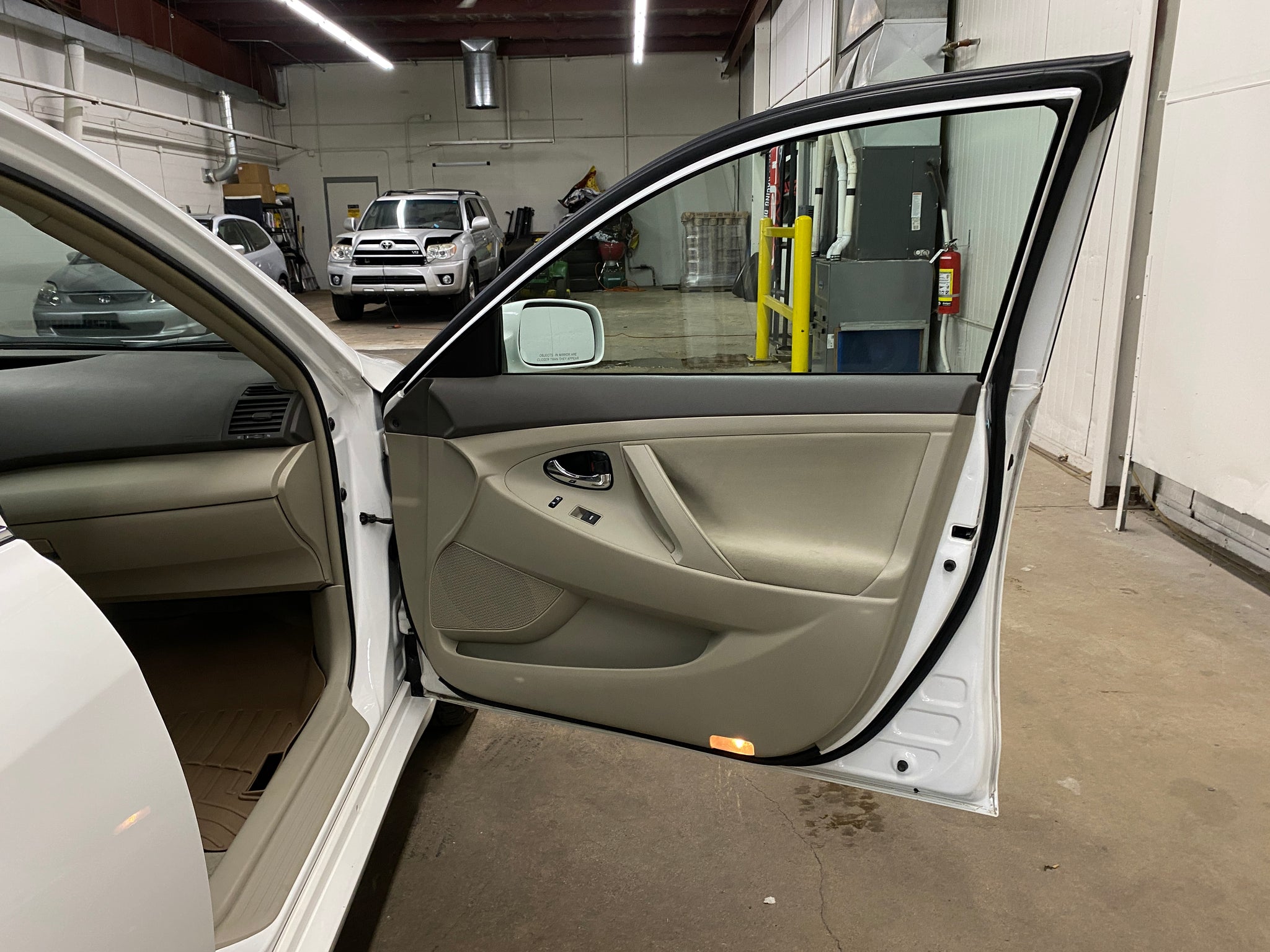 2011 Toyota Camry LE - Photo 47