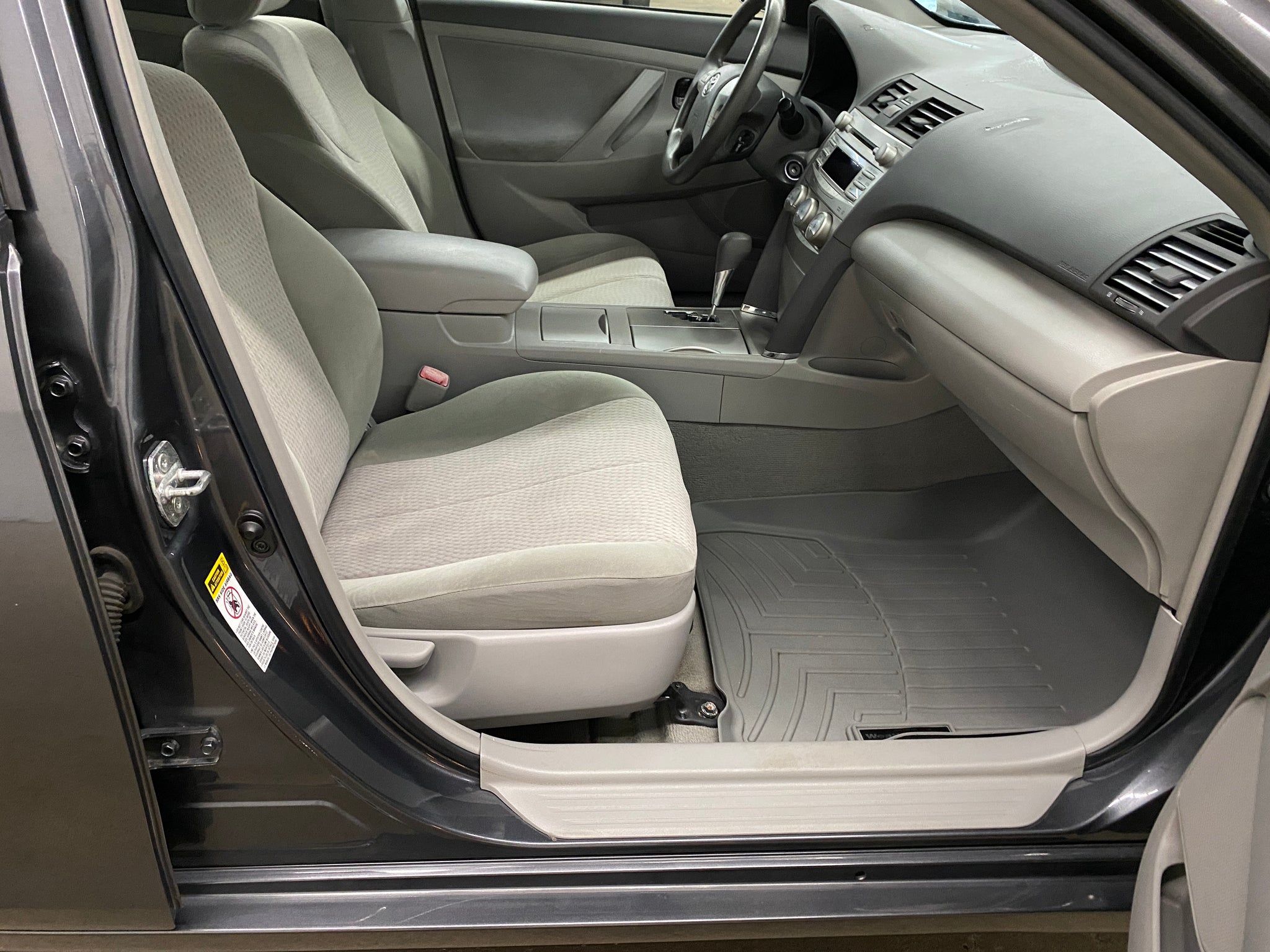 2010 Toyota Camry LE - Photo 45