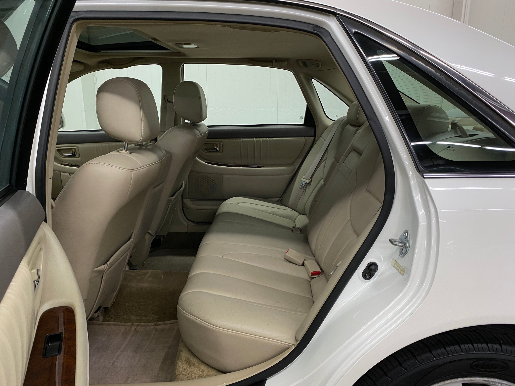 2001 Toyota Avalon XLS - Photo 15