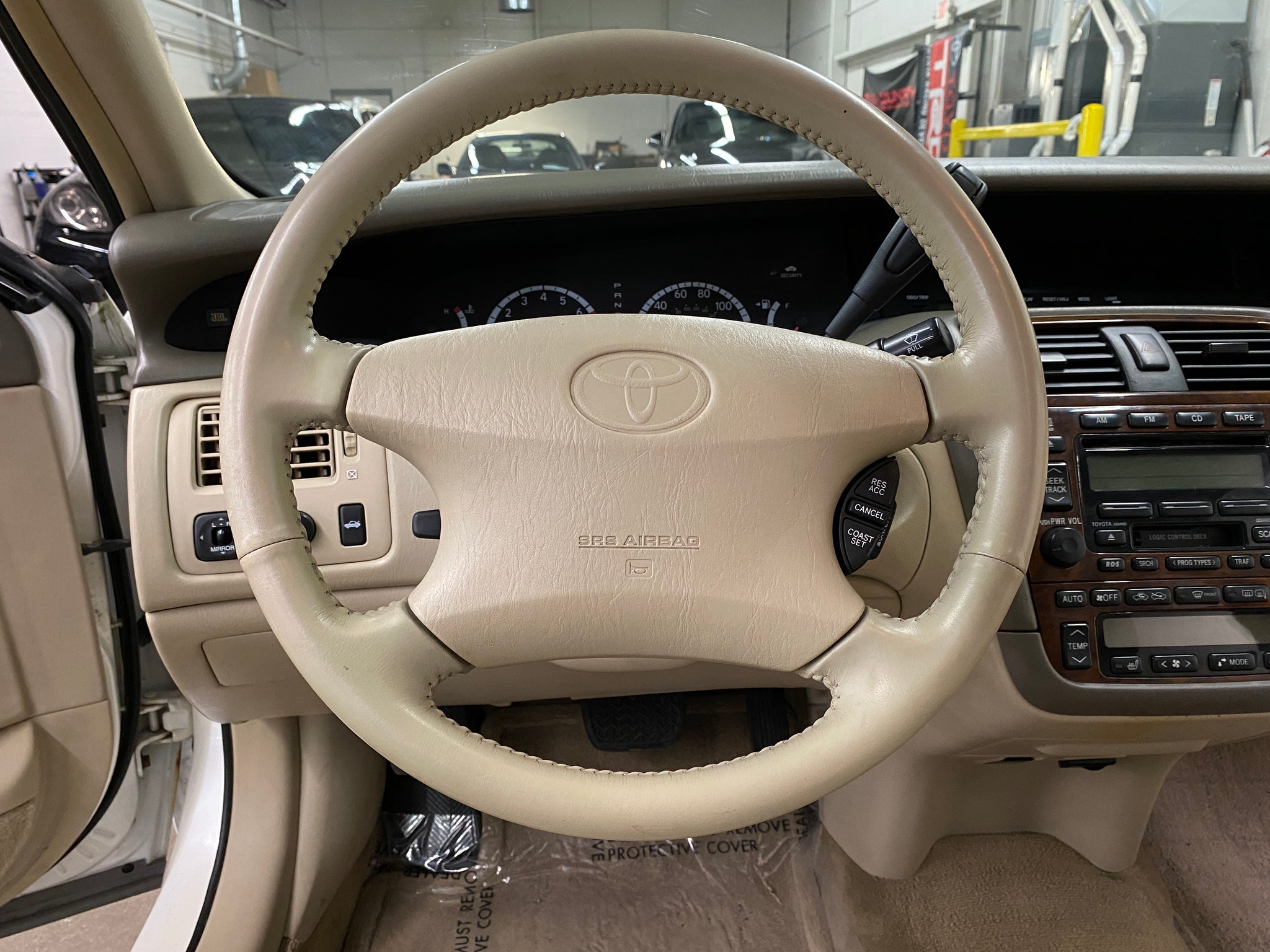 2001 Toyota Avalon XLS - Photo 24