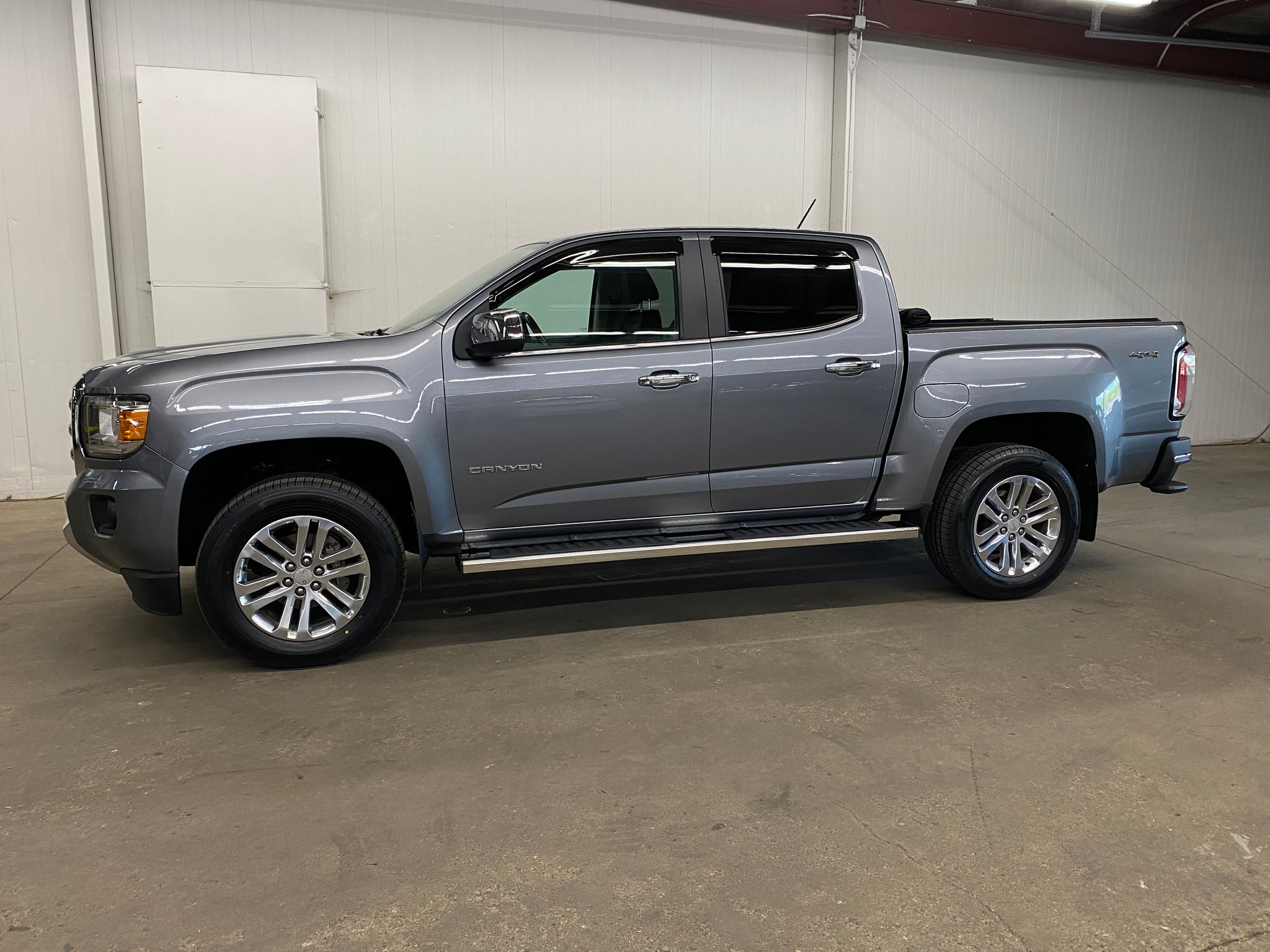 2018 GMC Canyon 4WD SLT Crew Cab Short Box's photo