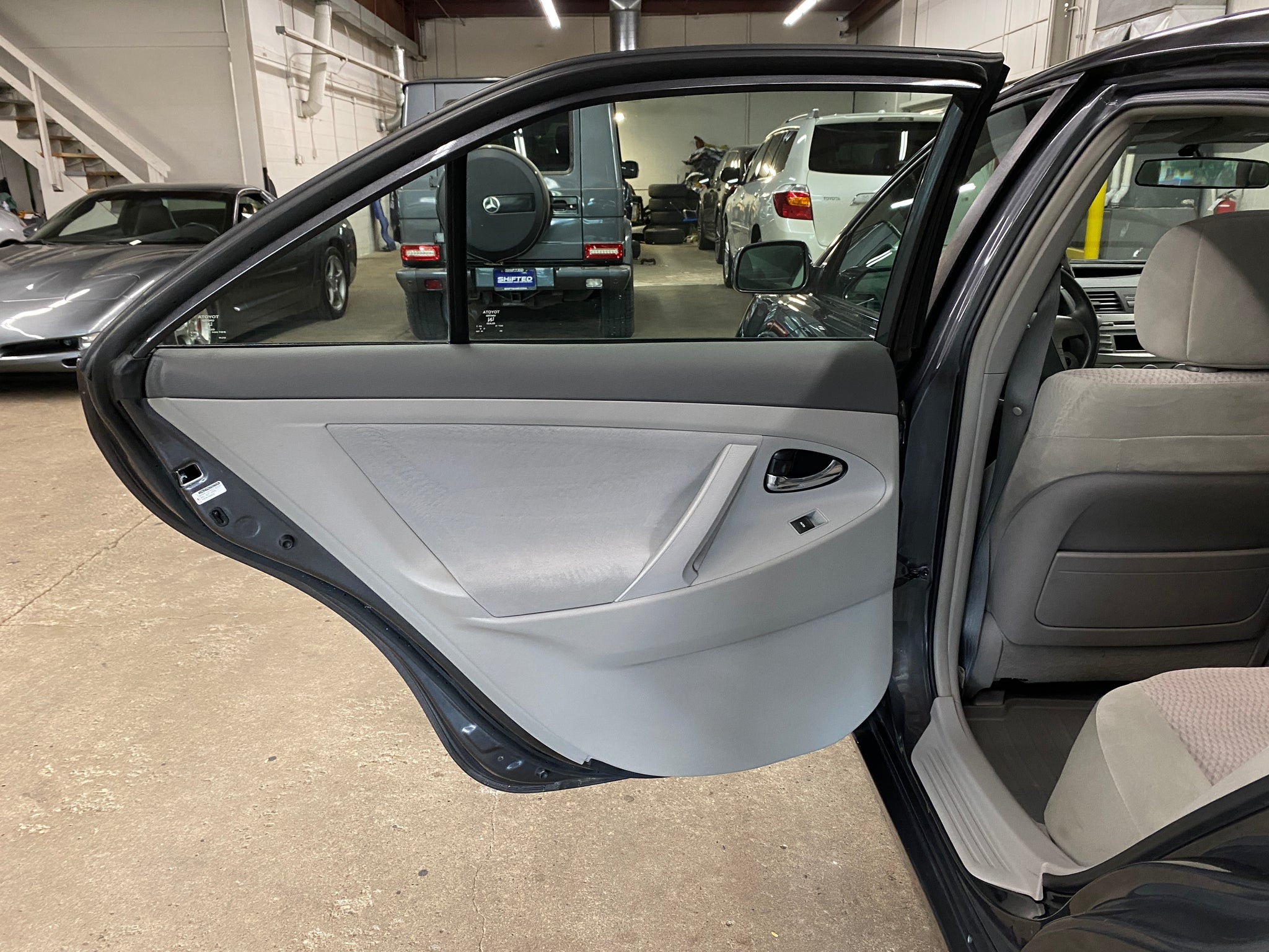 2010 Toyota Camry LE - Photo 38