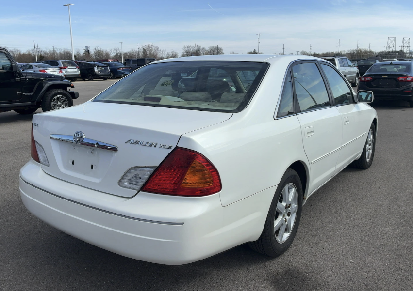 2001 Toyota Avalon XLS