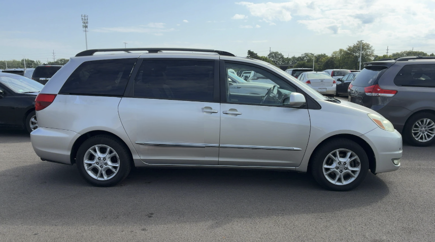 2004 Toyota Sienna XLE