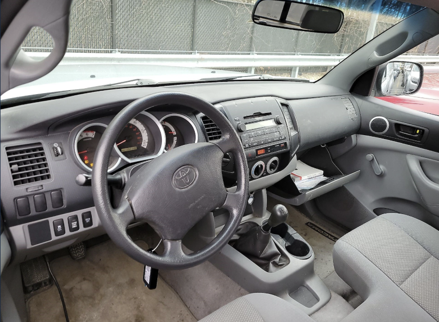 2011 Toyota Tacoma Reg Cab 2.7L 4WD Manual