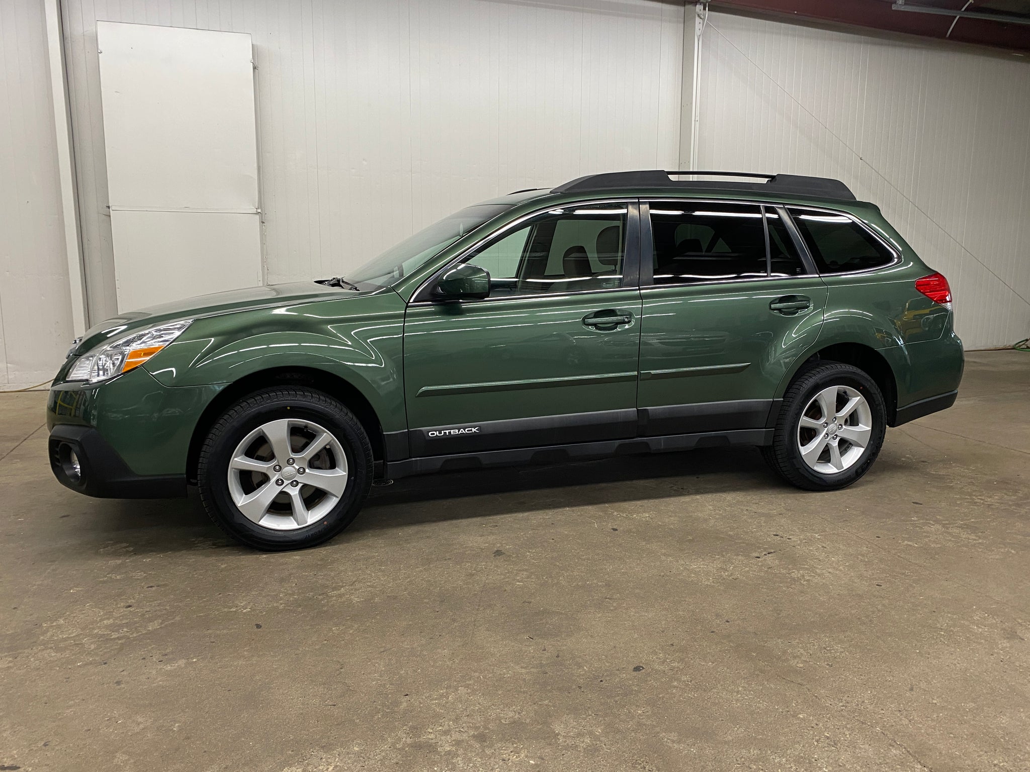 2013 Subaru Outback 2.5i Premium Manual AWD