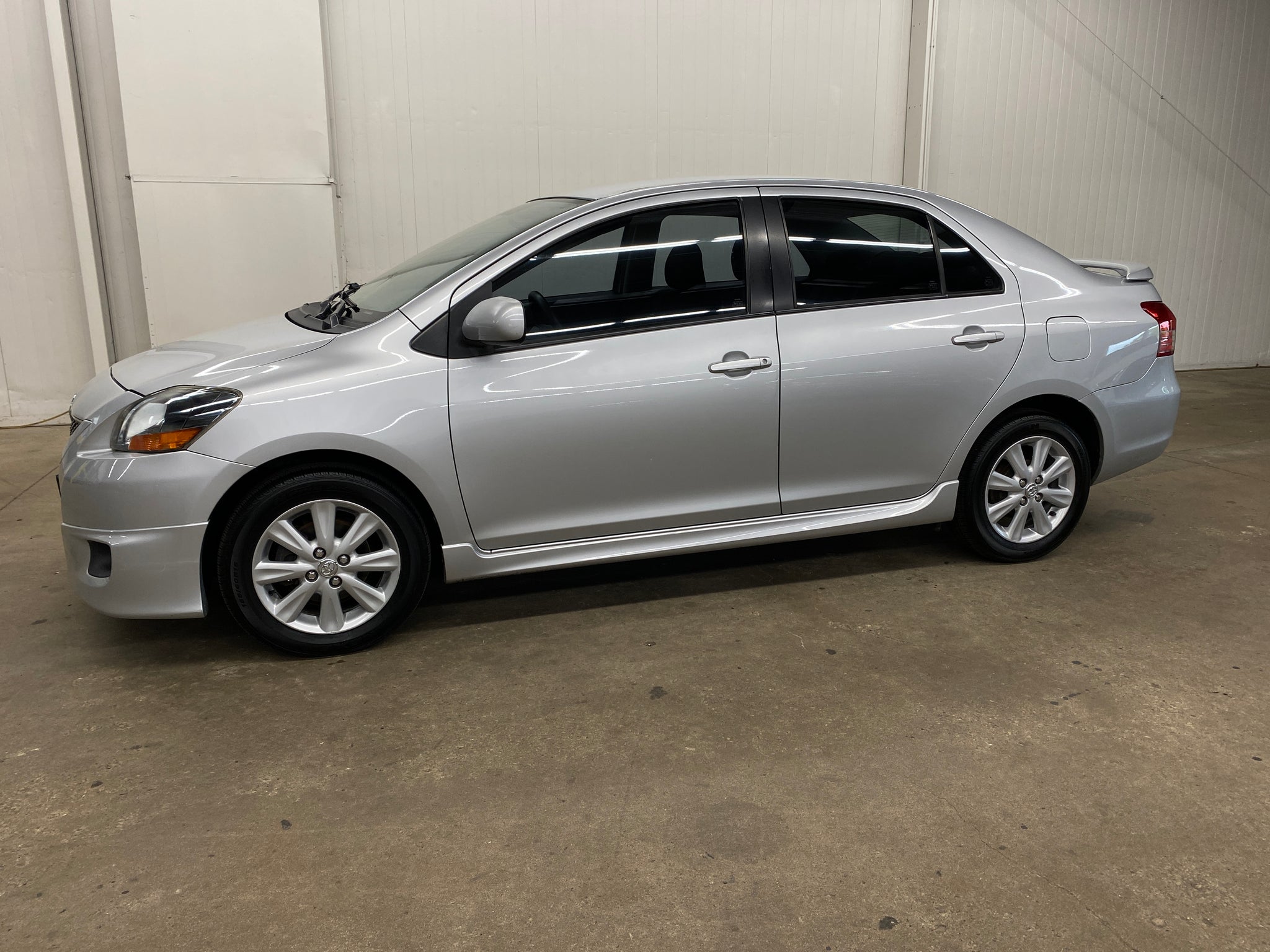 2009 Toyota Yaris S Manual