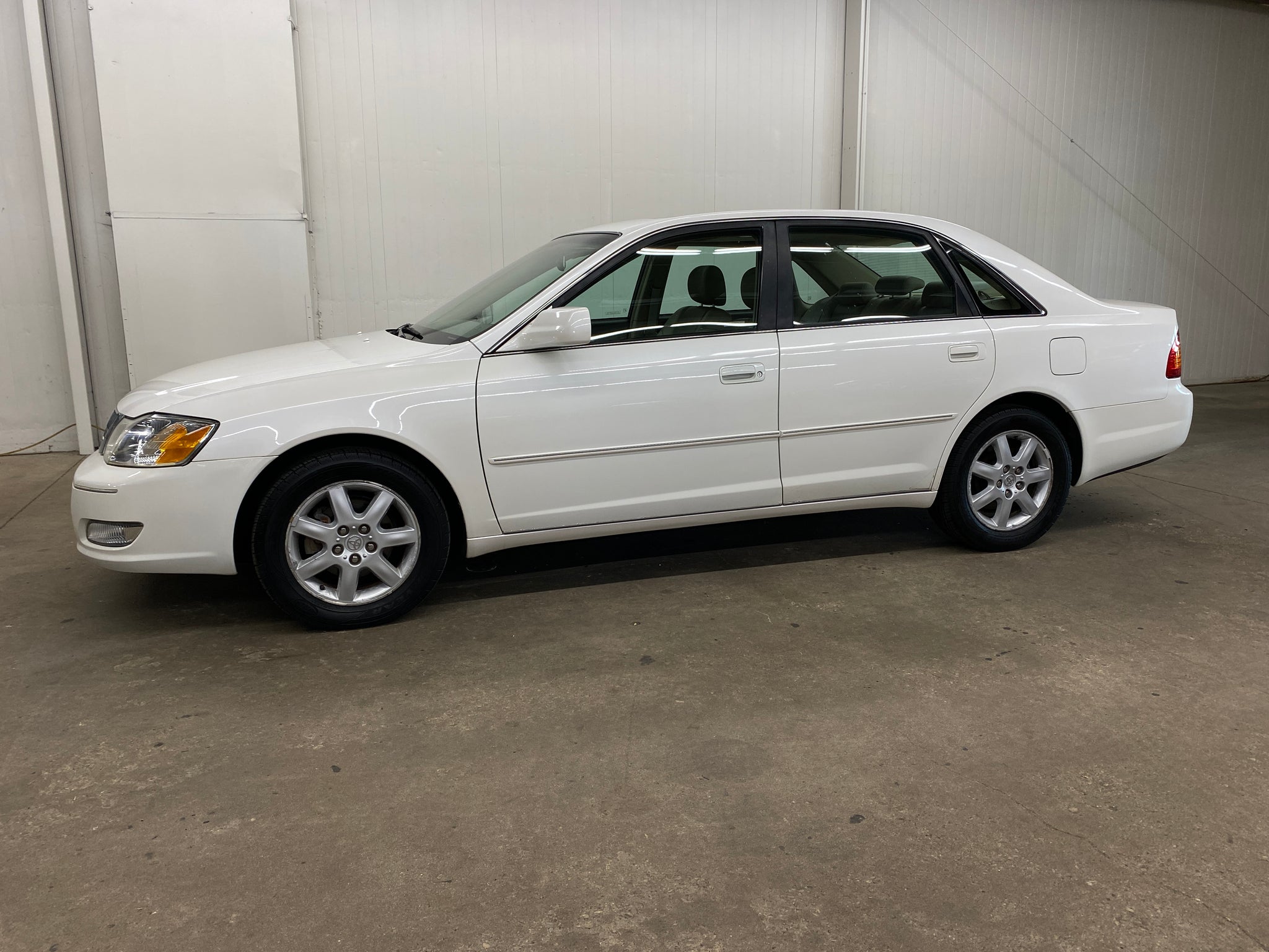 2001 Toyota Avalon XLS
