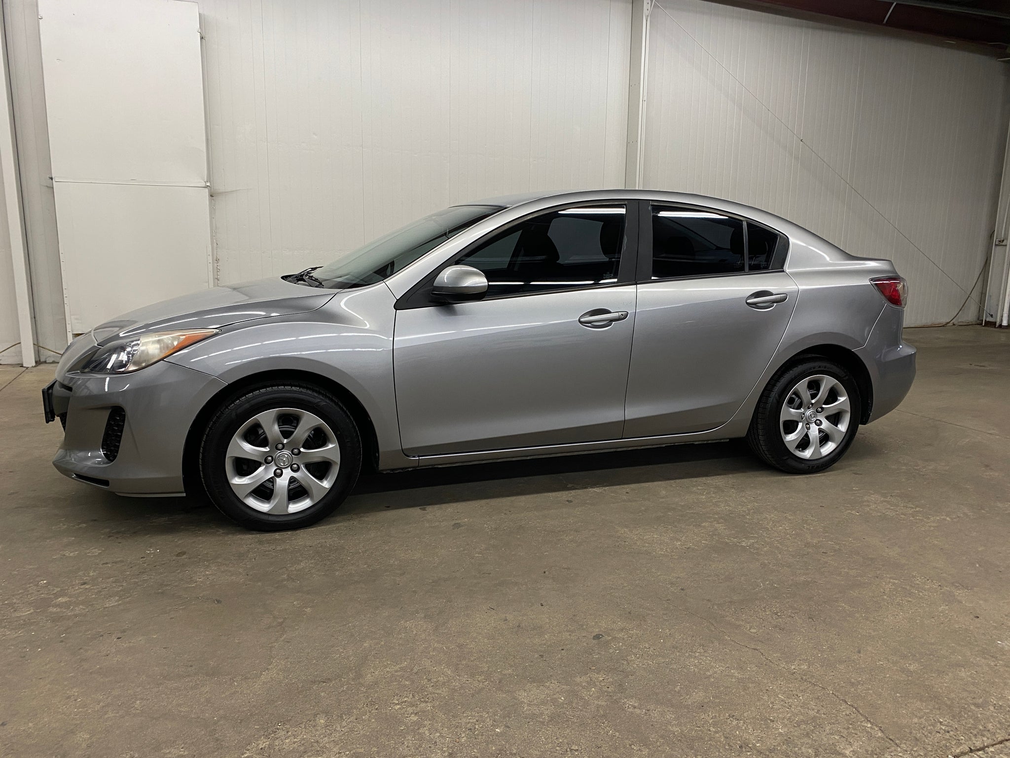 2013 Mazda Mazda3 SV Manual