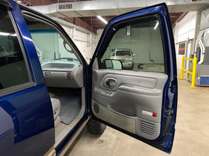 1996 Chevrolet Suburban K2500 4WD 7.4L