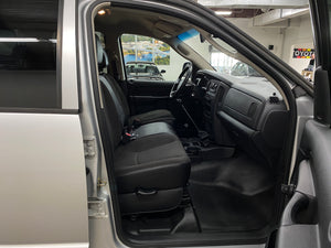 2004 Dodge Ram 1500 4WD V8 Quad Cab Manual