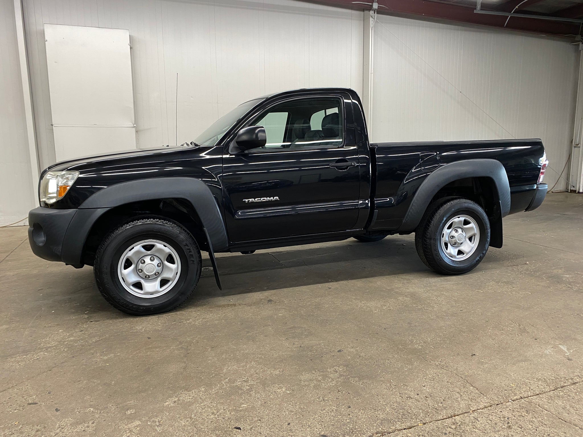 2009 Toyota Tacoma Regular Cab 2.7L 4WD Manual