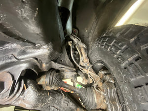 2007 Toyota 4Runner SR5 V6 Undercarriage Photos