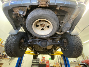 2007 Toyota 4Runner SR5 V6 Undercarriage Photos