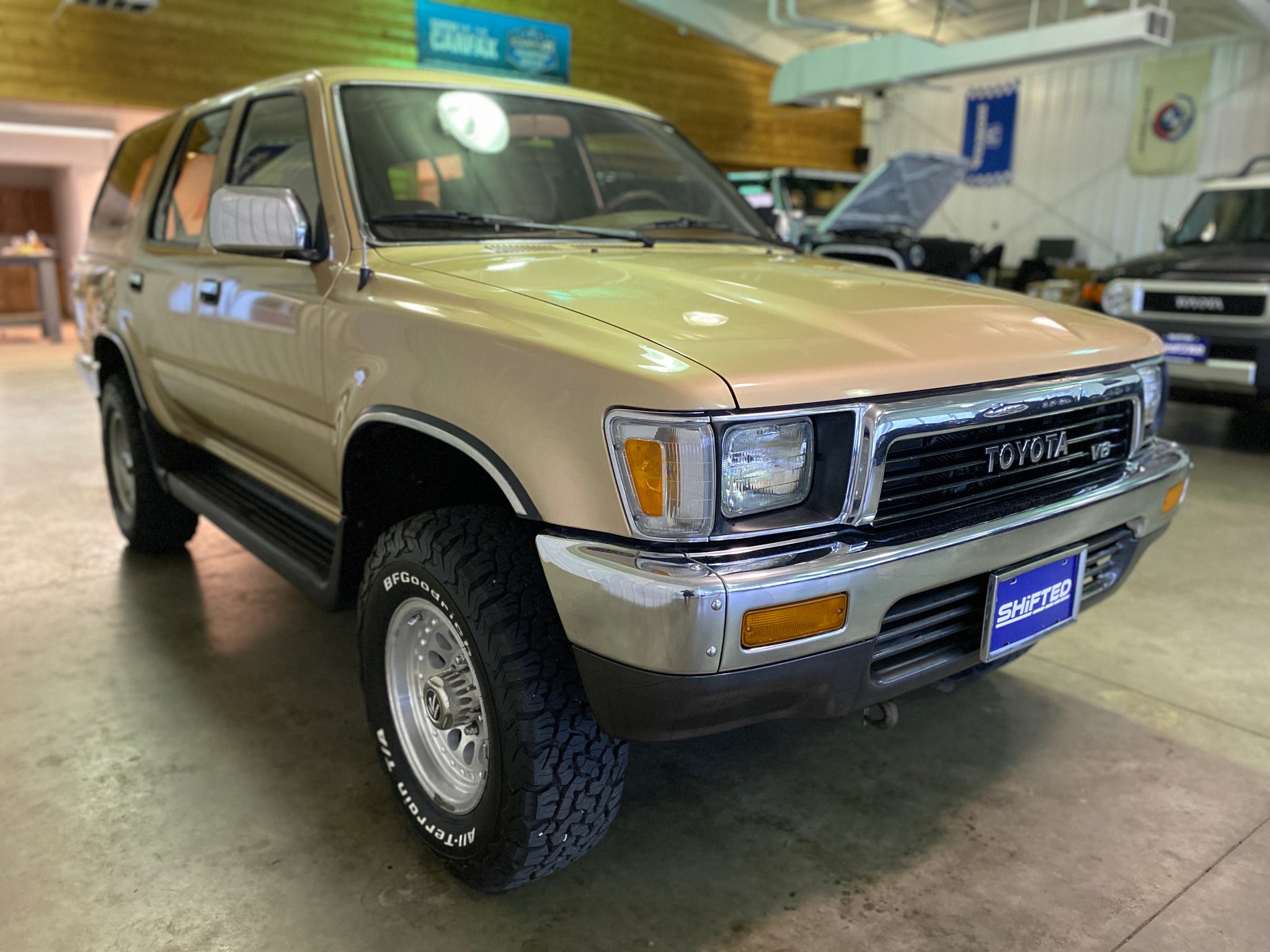 1984 Toyota 4WD Truck & 4Runner Owners Manual User Guide Reference Operator OEM 1984 Toyota 4WD Truck & 4Runner Owners Manual User Guide Reference Operator OEM