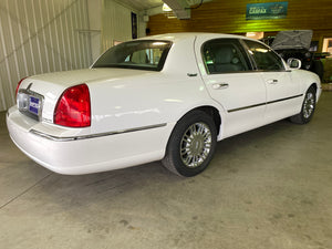 2010 Lincoln Town Car Signature Limited
