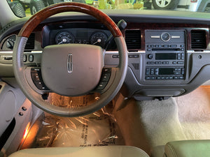 2010 Lincoln Town Car Signature Limited